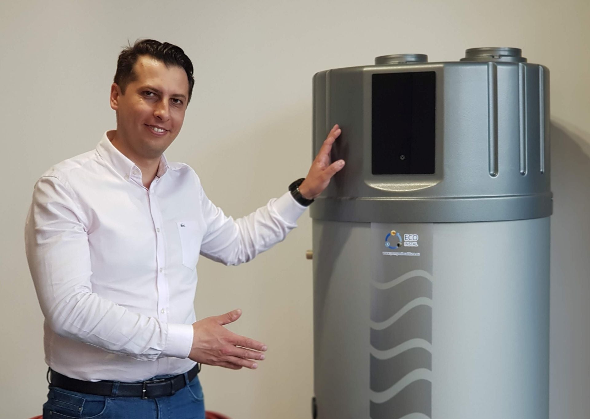 APĂ CALDĂ INSTANT - BOILERUL CU POMPĂ DE CĂLDURĂ - CASEBUNE.RO