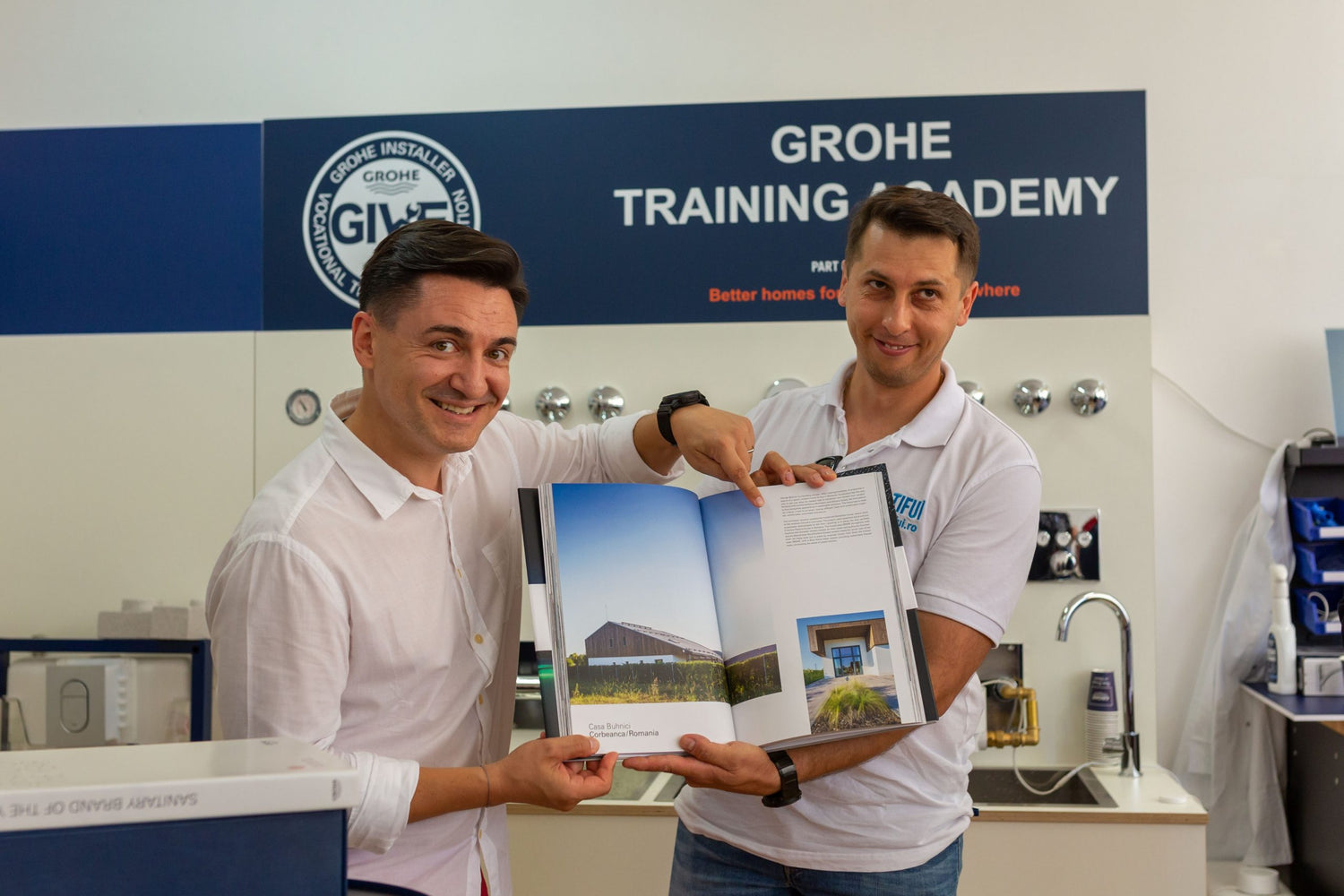 Viitorii ingineri de instalații primesc un laborator nou de la Grohe, iar Ovidiu Țifui devine ambasador al mărcii, recunoscut internațional