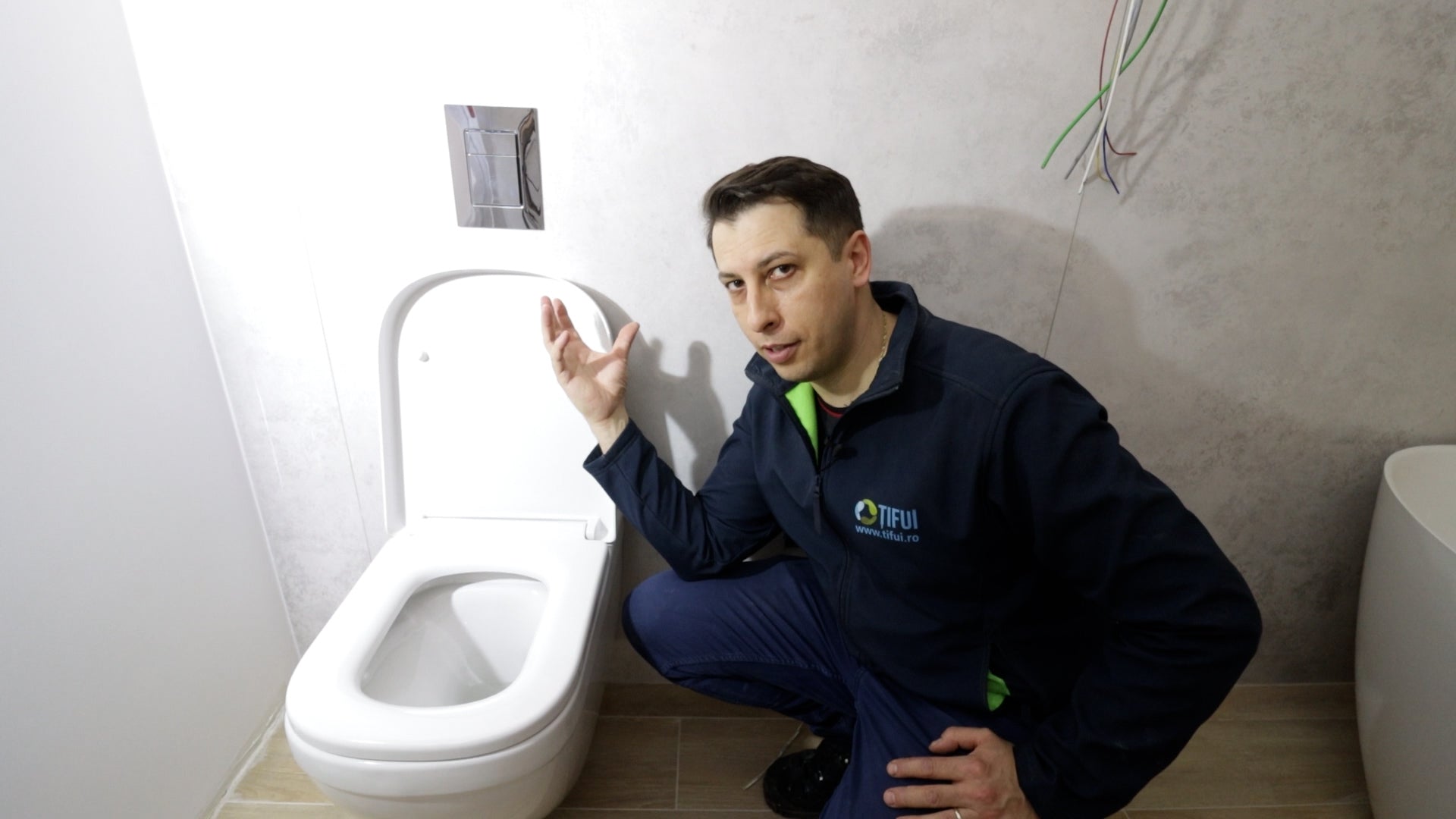 Video - UNBOXING Duș și toaletă inteligentă. #CasaTifui