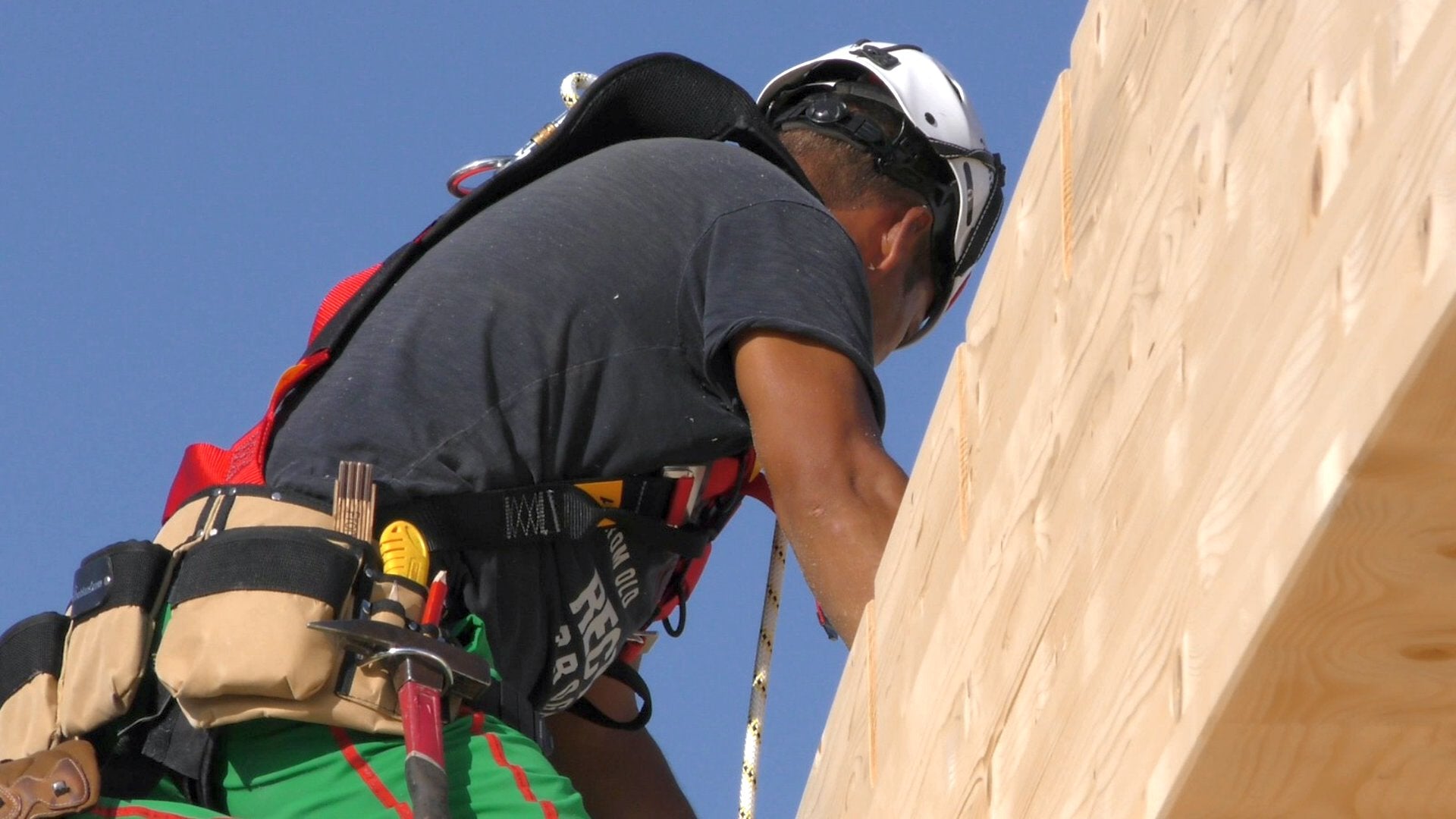 Video - CE TREBUIE SĂ ȘTII  DESPRE CLT