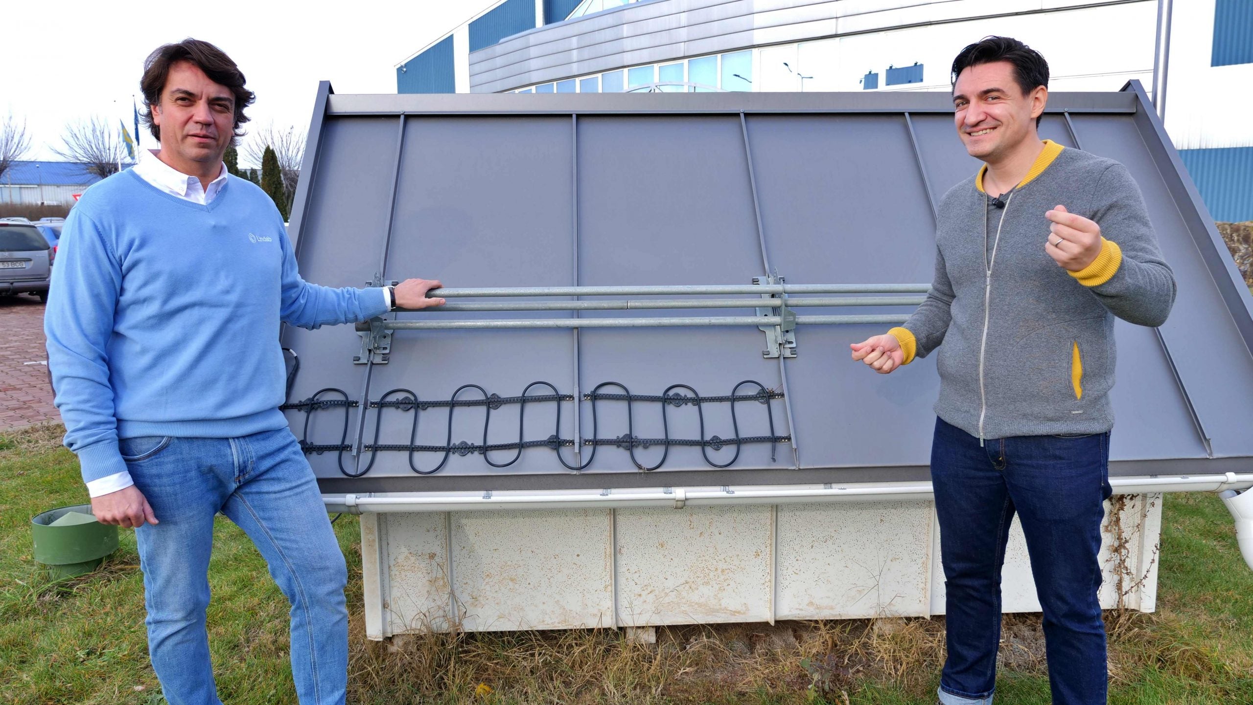 Video - Cum faci un acoperiș complet pe care nu îl smulge vântul?