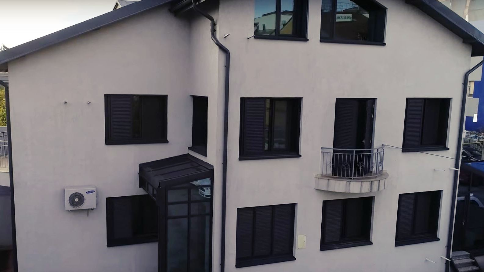 Video - CUM ȘTII DACĂ O CASĂ MERITĂ BANII