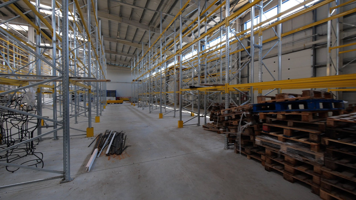 Video - MAI SUNT HALELE LA CĂUTARE?